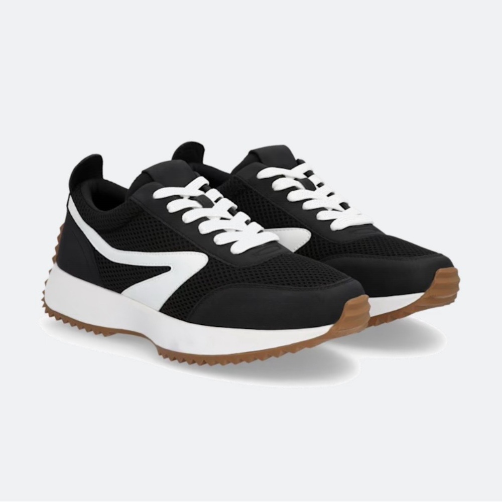 Stylish Black and White  Sneakers